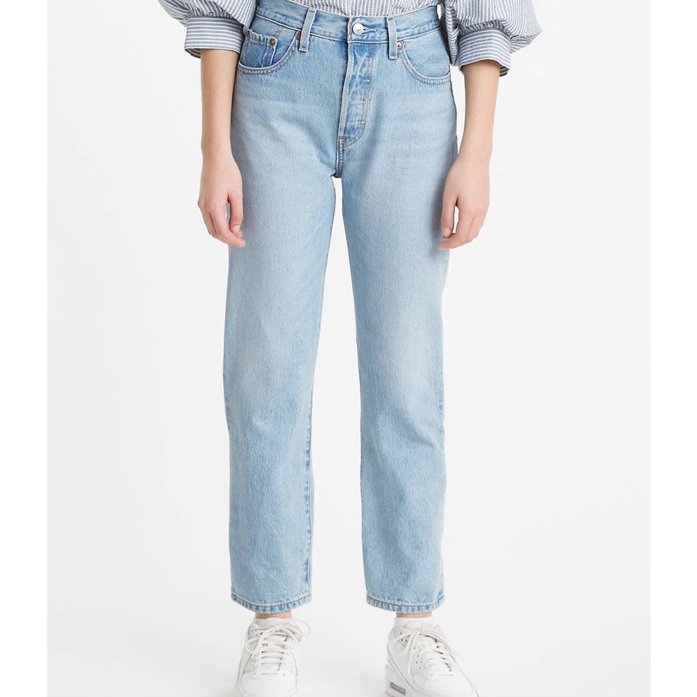 Levi’s 501 straight legged cropped with stretch. 30x26